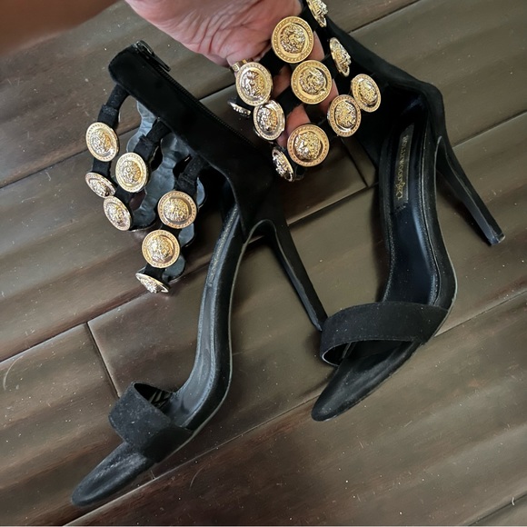 Miss Lola Black and Gold Vegan Suede Medusa Coin Style Open Toe Heels Size 10 - Picture 2 of 2